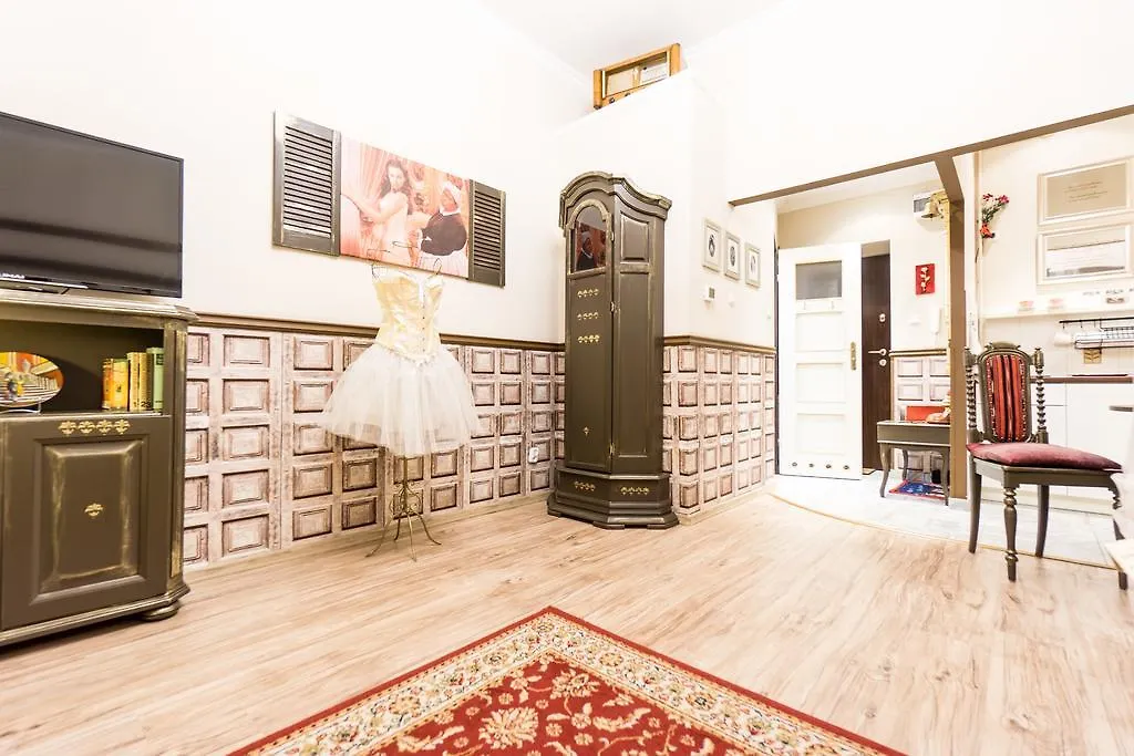 Scarlett Apartment كراكوفيا