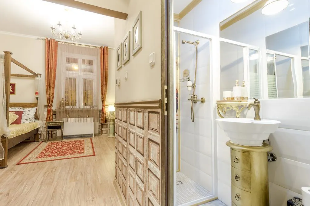 Scarlett Apartment كراكوفيا